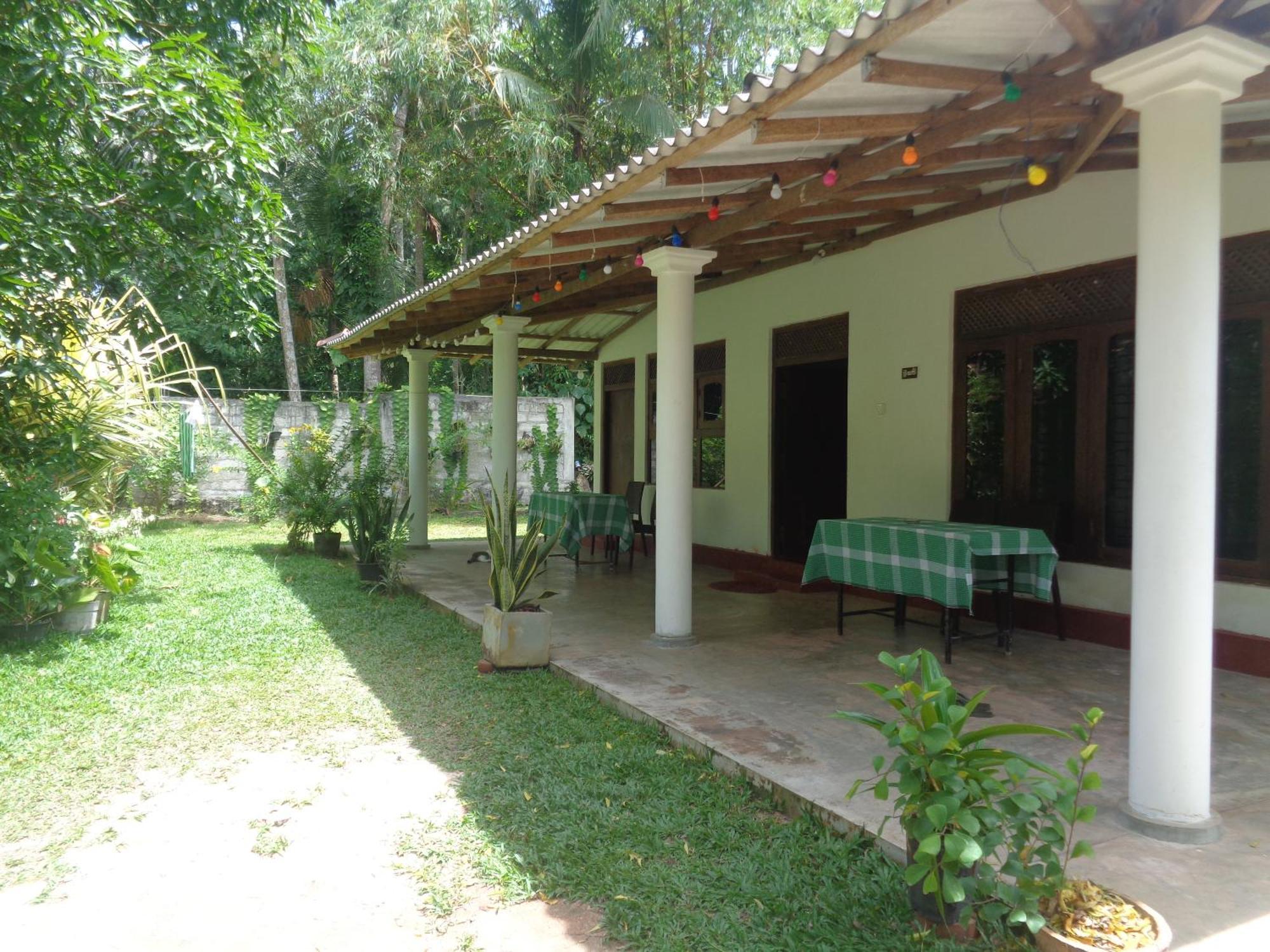 Green Valley Home Stay Talpe Exterior photo