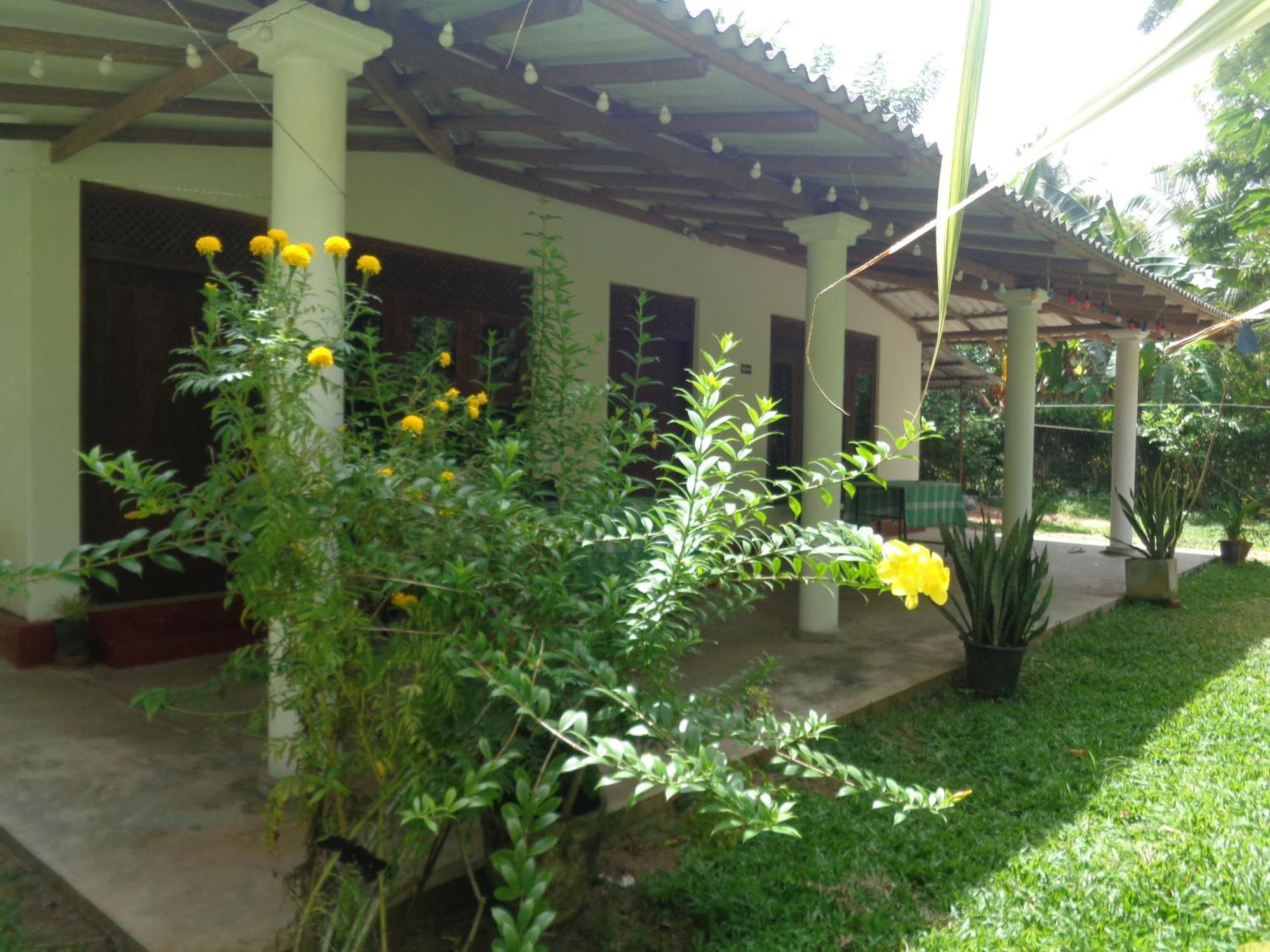 Green Valley Home Stay Talpe Exterior photo